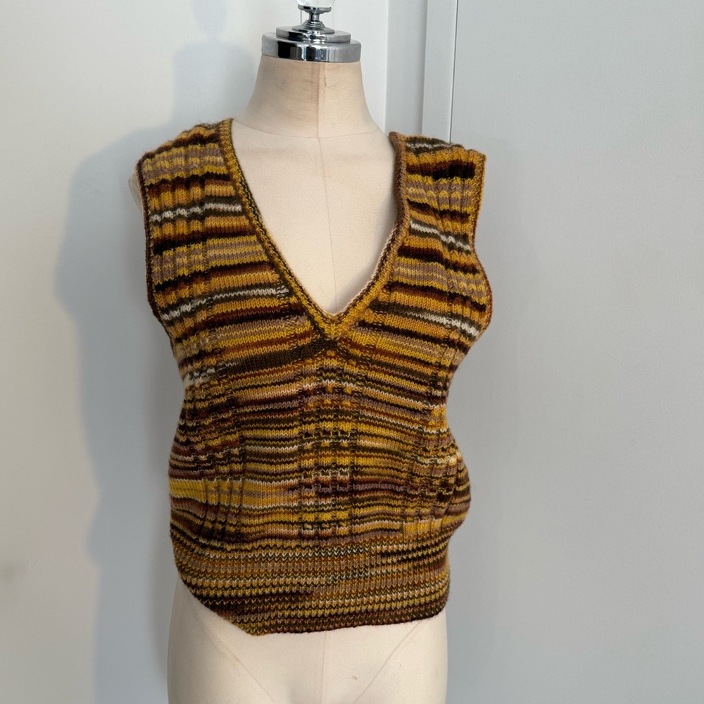 Vintage Crop v neck sweater